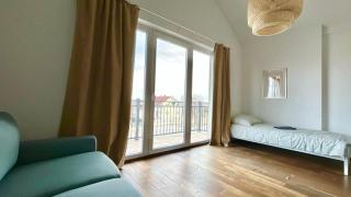 Spacious Apartment with Balcony & Free Parking - 3