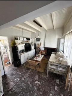 Chalet House in La Plata - 4