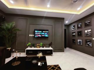 Car enthusiast themed 2 bedroom apartment - 0