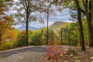 Deck and Game Room Mountaintop Hideaway in Tiger! - 8