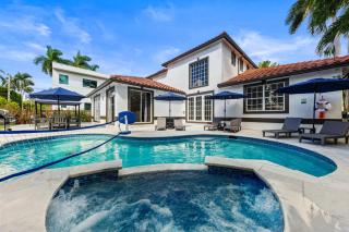 Gorgeous Hollywood Beach 4-Bedroom w HEATED POOL - 5