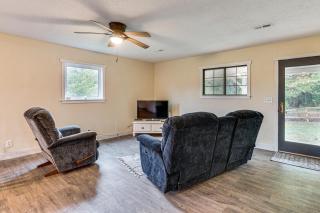 Dog-Friendly Cabin with Yard Near Auxvasse Creek! - 7