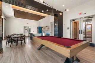 Three King Suites with Pool Gym Balcony Garage Right on Music Row Downtown Views from Rooftop Walk to RCA Studio B & Local Dining Elevator Access 24 Hr Hospitality - 8
