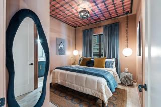 Three King Suites with Pool Gym Balcony Garage Right on Music Row Downtown Views from Rooftop Walk to RCA Studio B & Local Dining Elevator Access 24 Hr Hospitality - 5