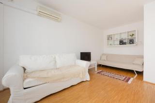 1 Sierpnia 34 Warsaw Apartment by Solarento - 0