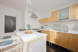 1 Sierpnia 34 Warsaw Apartment by Solarento - 4