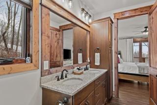 Cornerstone Cabin at Eagles Nest - 3