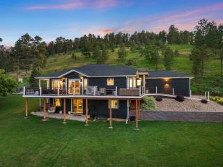 Black Hills Getaway with Hot Tub & Game Room for 18 - 0