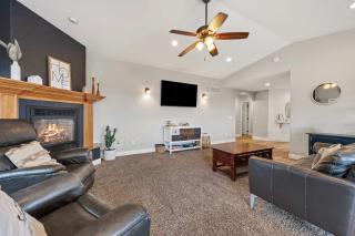 Black Hills Getaway with Hot Tub & Game Room for 18 - 8