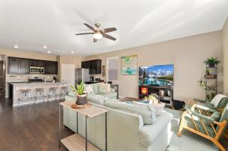 Windshire Retreat with Pool, Garage and Pet-Friendly - 4