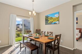 Windshire Retreat with Pool, Garage and Pet-Friendly - 9