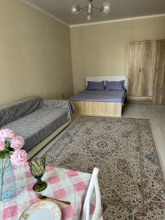 Квартиры апартаменты посуточно - 1