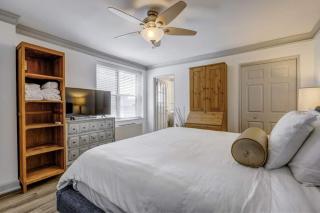 Modern Downtown 2 Bed 2 Bath Near Aquarium - 8