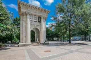 Modern Downtown 2 Bed 2 Bath Near Aquarium - 2