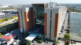 Studio City View - 9