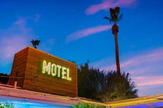 Desert Zen at Speakeasy Hotel - Adults Only - 8