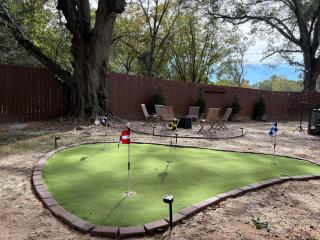 Speakeasy, Hot Tub, Putt Putt, Outdoor Theatre, 8 minutes from Downtown Greenville - 6