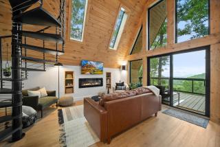 Alpine A-Frame at Calm Ridge Treehouses - 3