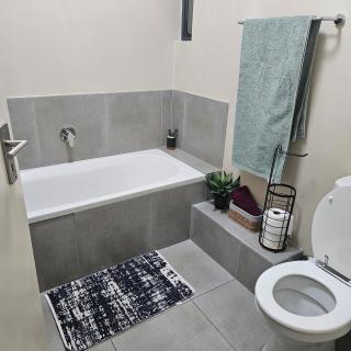 Modern 2 bedroom at Waterfall Ridge-Midrand - 9