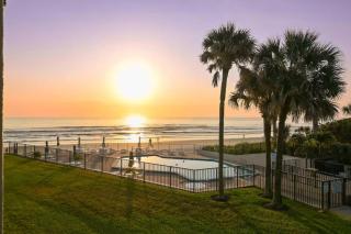 Ocean Pool view I Beach front I Near Flagler 2BR - 3