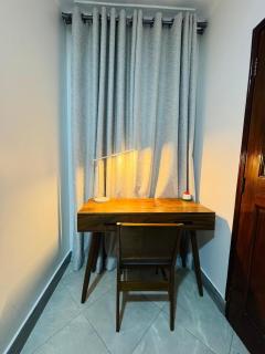 Cozy 1BR Stay Near Bahai Temple - WIFI, AC, SMART TV - 7