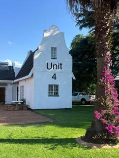 Madeley House Unit 4 - Tranquility 5 kms from O T Tambo - 4
