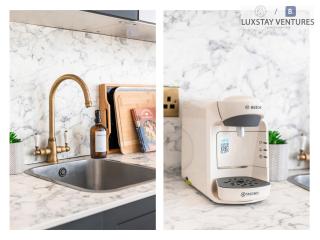 The Lanes Luxury Apartment - City Centre, 2 Bed 2 Bath with Lift, Sleeps 9, FREE PARKING - 1