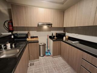 Fantastic Rooftop Pool - Full Canal Views - Spacious 1 BDR Designed by Designer - 5 min walk from Space42 Arena - 3