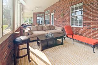 Riverfront Escape! Private Pier, 4 BR Home and Room to Entertain - 5