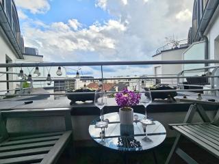 Convenient 1BR stay with terrace&parking included - 1