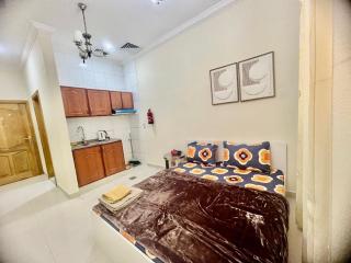 Deira stylish unit close to Dubai Hospital - 1