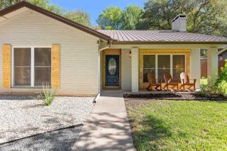 Art Deco Gem-King Suite-Hot Tub-Outdoor Fire Place - 5
