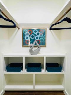 Art Deco Gem-King Suite-Hot Tub-Outdoor Fire Place - 2