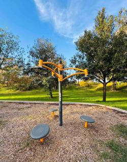 Art Deco Gem-King Suite-Hot Tub-Outdoor Fire Place - 6