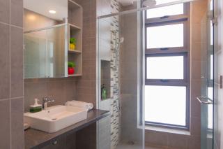 Robertson Cozy 3 Bedroom Family Suite with Netflix - 3