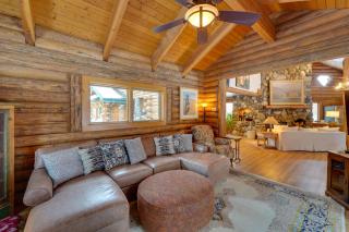 Life on Easy Street with Hot Tub 7 Mi to Dwtn! - 7