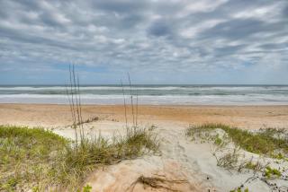 Cozy Ormond Beach Bungalow Steps to the Sand - 9