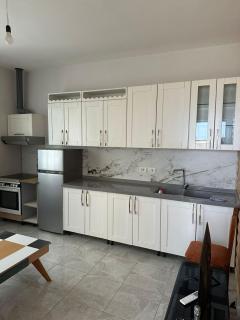 Stunning Tiran Apartment - 2