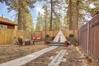 Big Bear Ski Hideaway! Cozy Cabin with Fenced Yard - 9