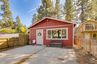 Big Bear Ski Hideaway! Cozy Cabin with Fenced Yard - 8