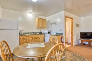 Campground Apt #3 - 5