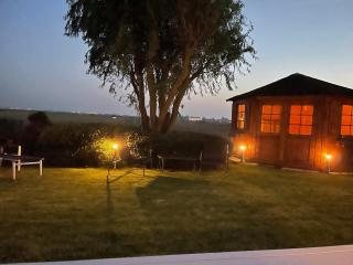 Atmospheric, quietly located polder cottage with private P - 7