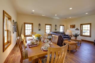 McJuggers Loft Walk to Lake, Park, Restaurants - 6