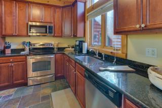 Luxury Cabin in The Reserve at Boyne Mountain - 4