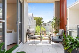 Seaside Retreat with Parking and Balcony - 9