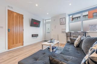 Central 2 Bedroom Apartment with Free Parking Sleeps 8 & Walk to City Centre & Arena - 7