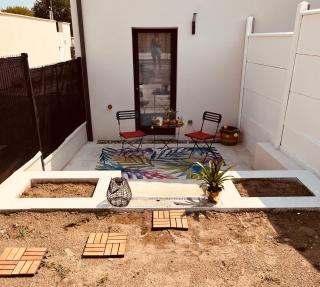 Charming studio with private garden - 6