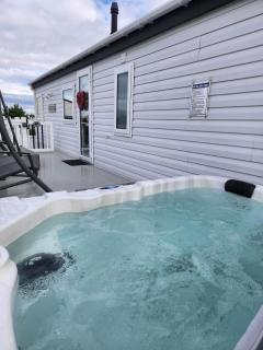 Hot tub lodge grange leisure park Mablethorpe - 0