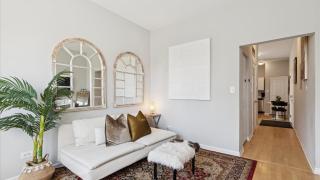 Elegant Escape Minutes from Downtown & UIC - 9