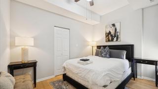 Elegant Escape Minutes from Downtown & UIC - 2
